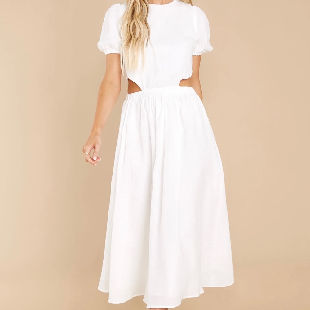 NWT La Lavon white cutout midi dress